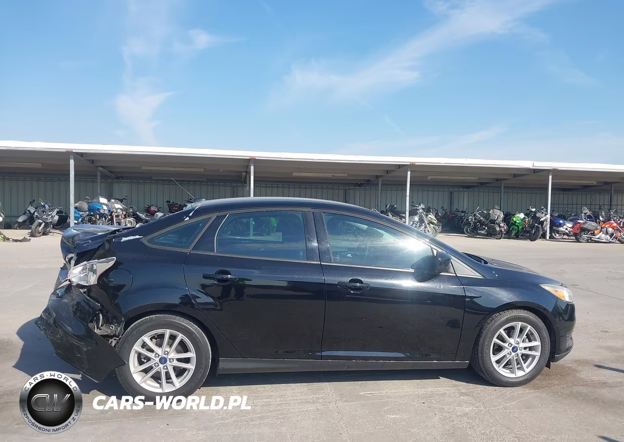 2018 Ford Focus Se VIN:1FADP3FE1JL229066 - 14