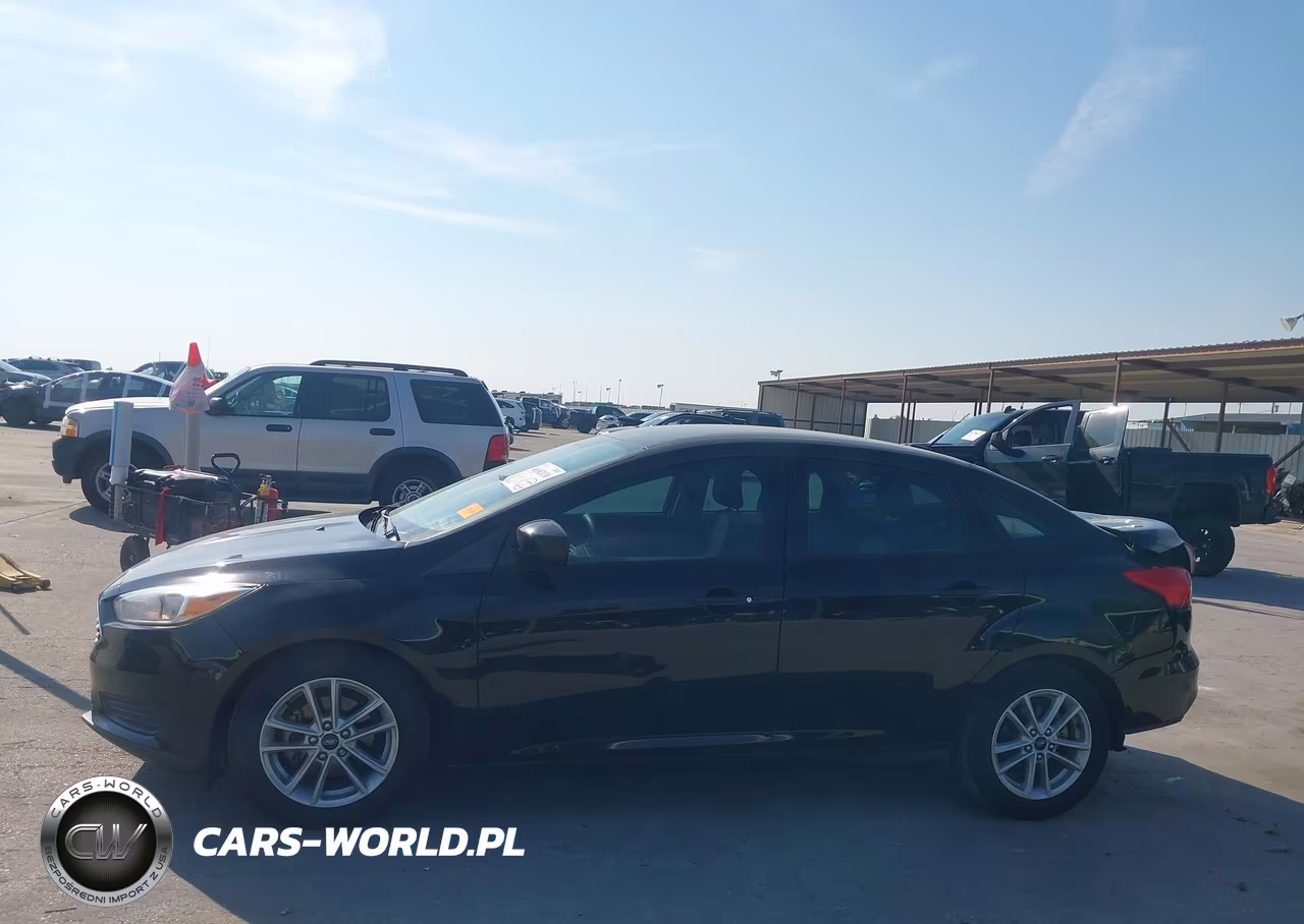 2018 Ford Focus Se VIN:1FADP3FE1JL229066 - 15