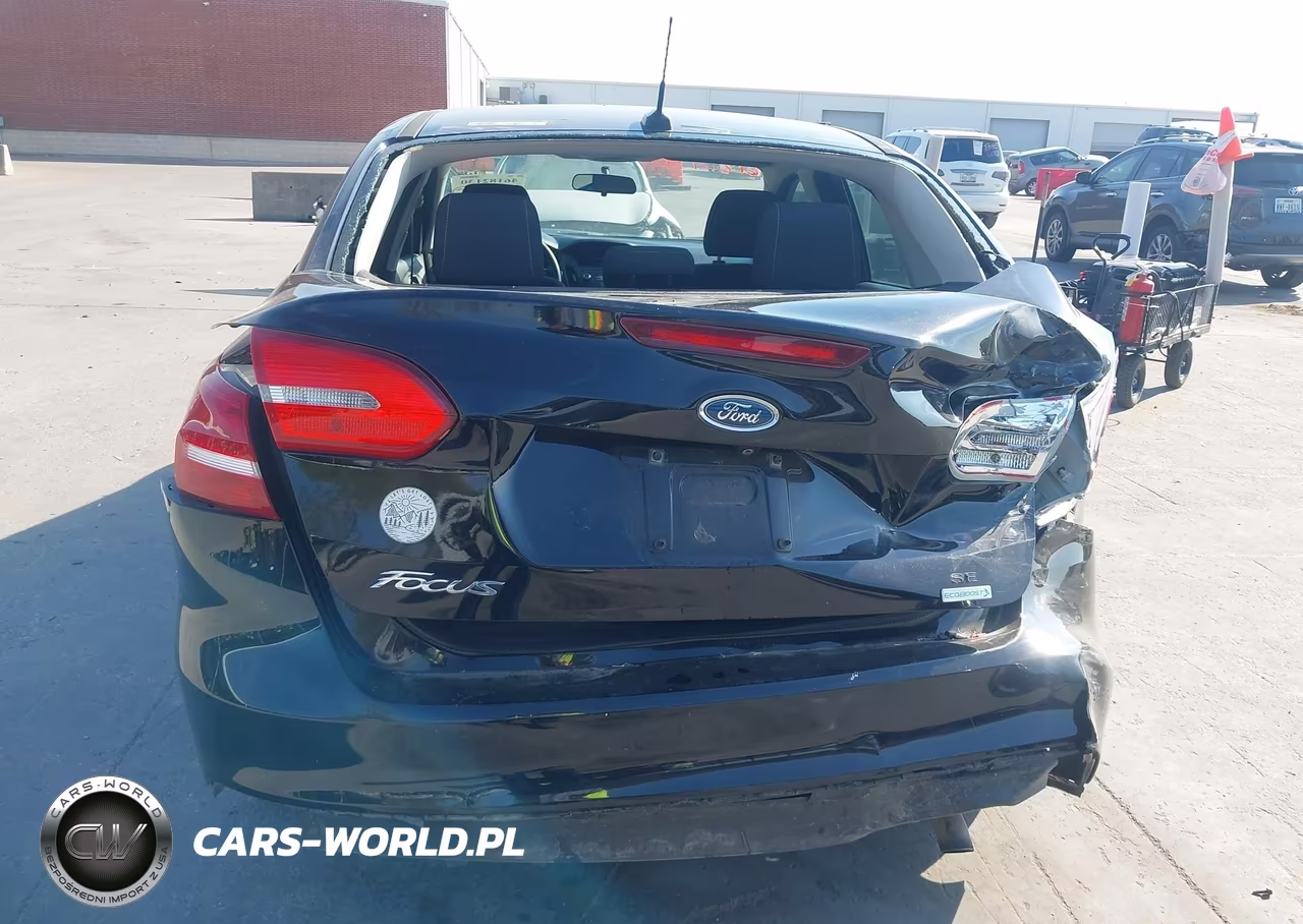 2018 Ford Focus Se VIN:1FADP3FE1JL229066 - 17
