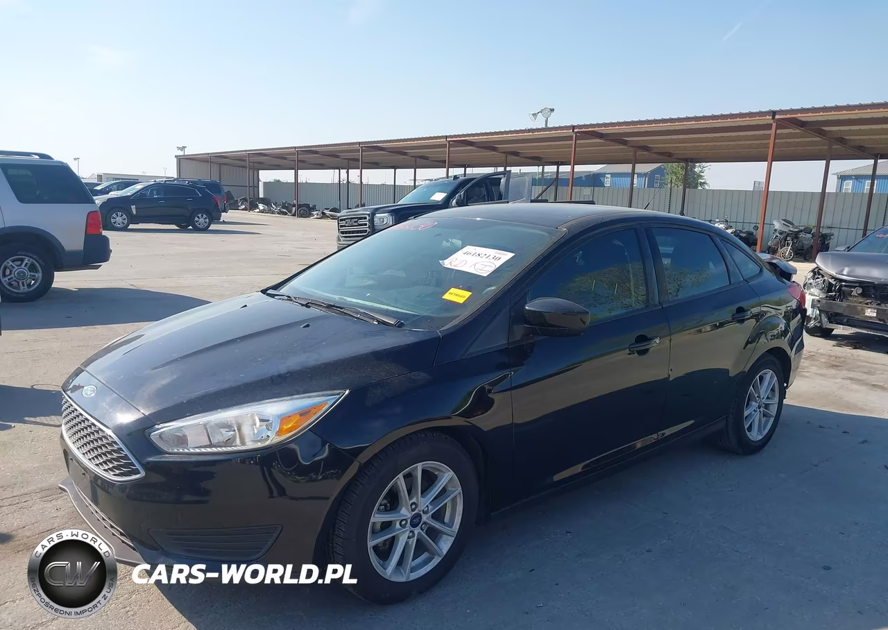 2018 Ford Focus Se VIN:1FADP3FE1JL229066 - 2