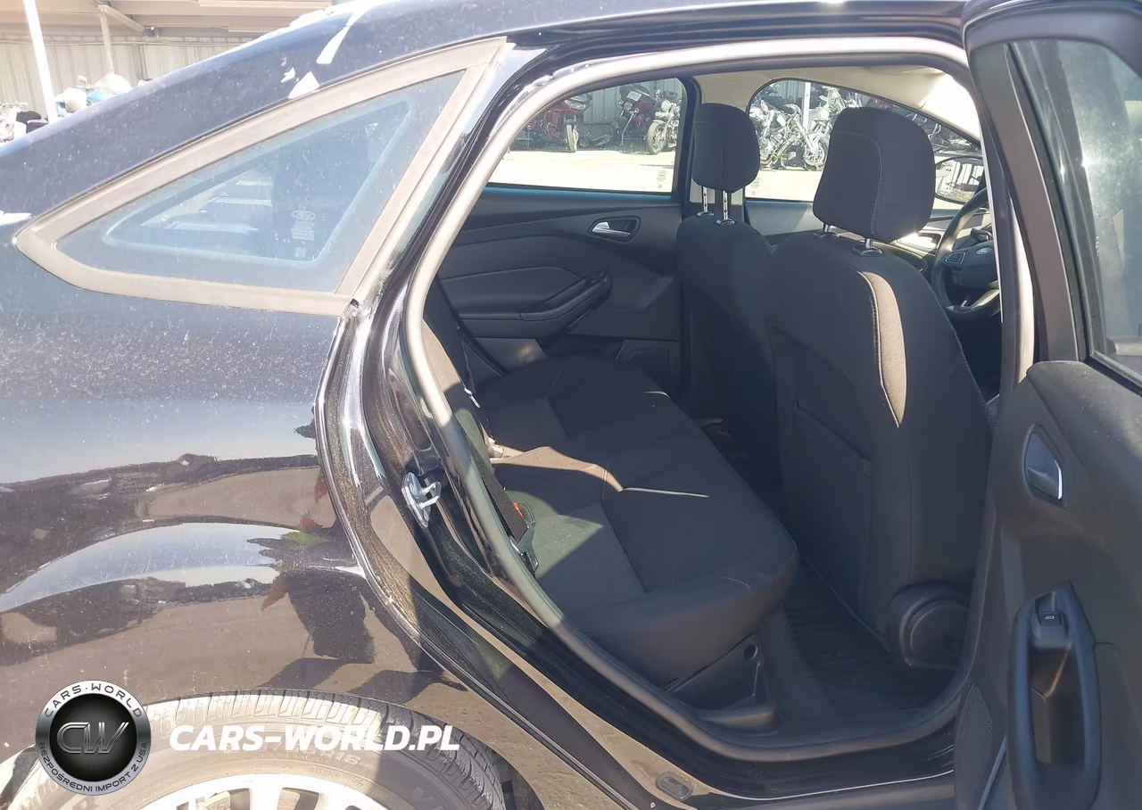 2018 Ford Focus Se VIN:1FADP3FE1JL229066 - 8