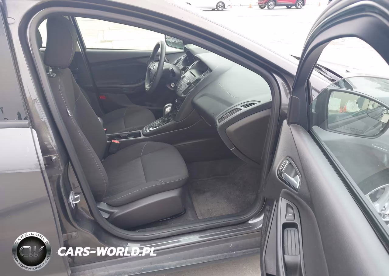 2015 Ford Focus Se VIN:1FADP3K24FL289121 - 5