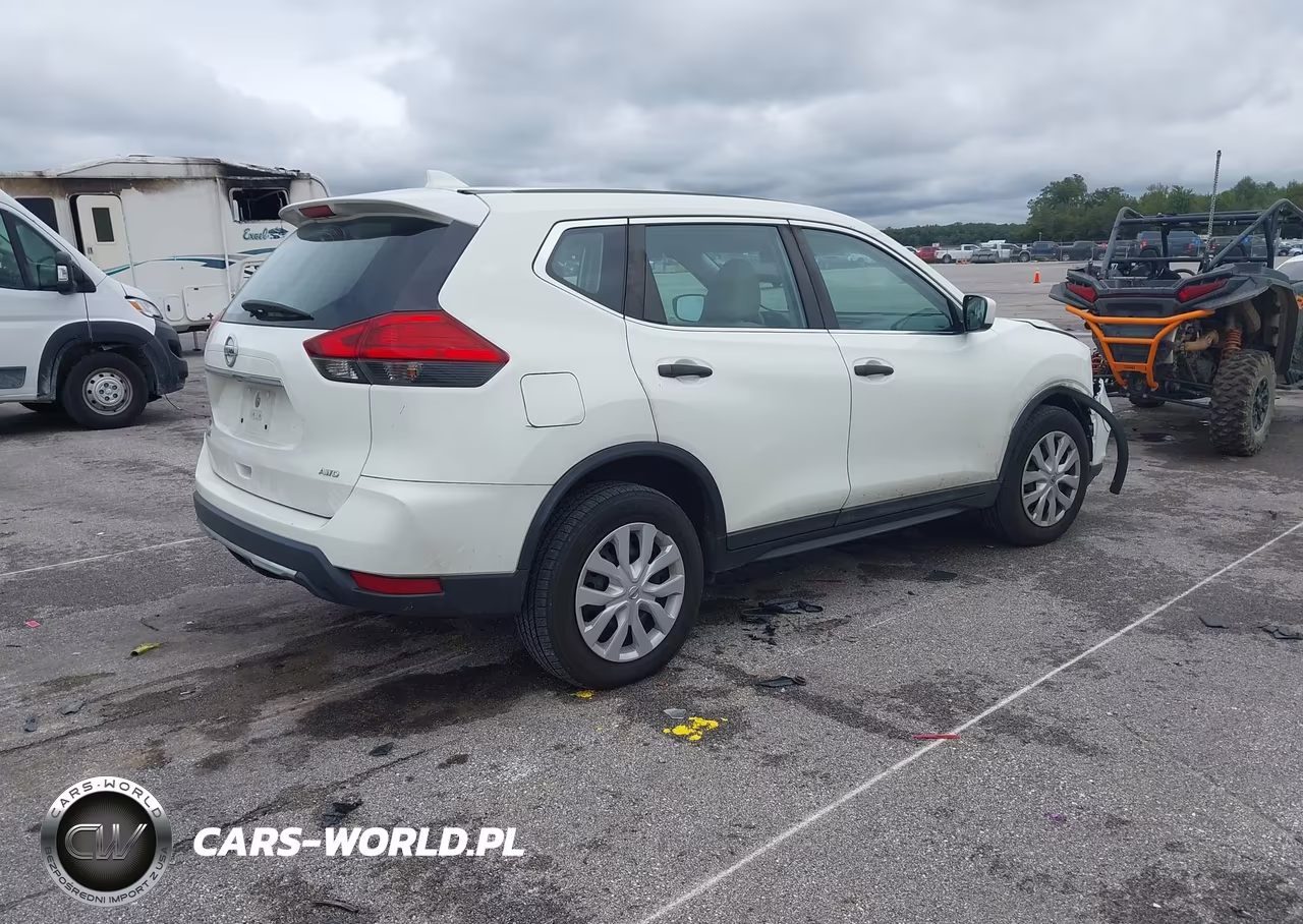 2017 Nissan Rogue S VIN:5N1AT2MV1HC811230 - 4