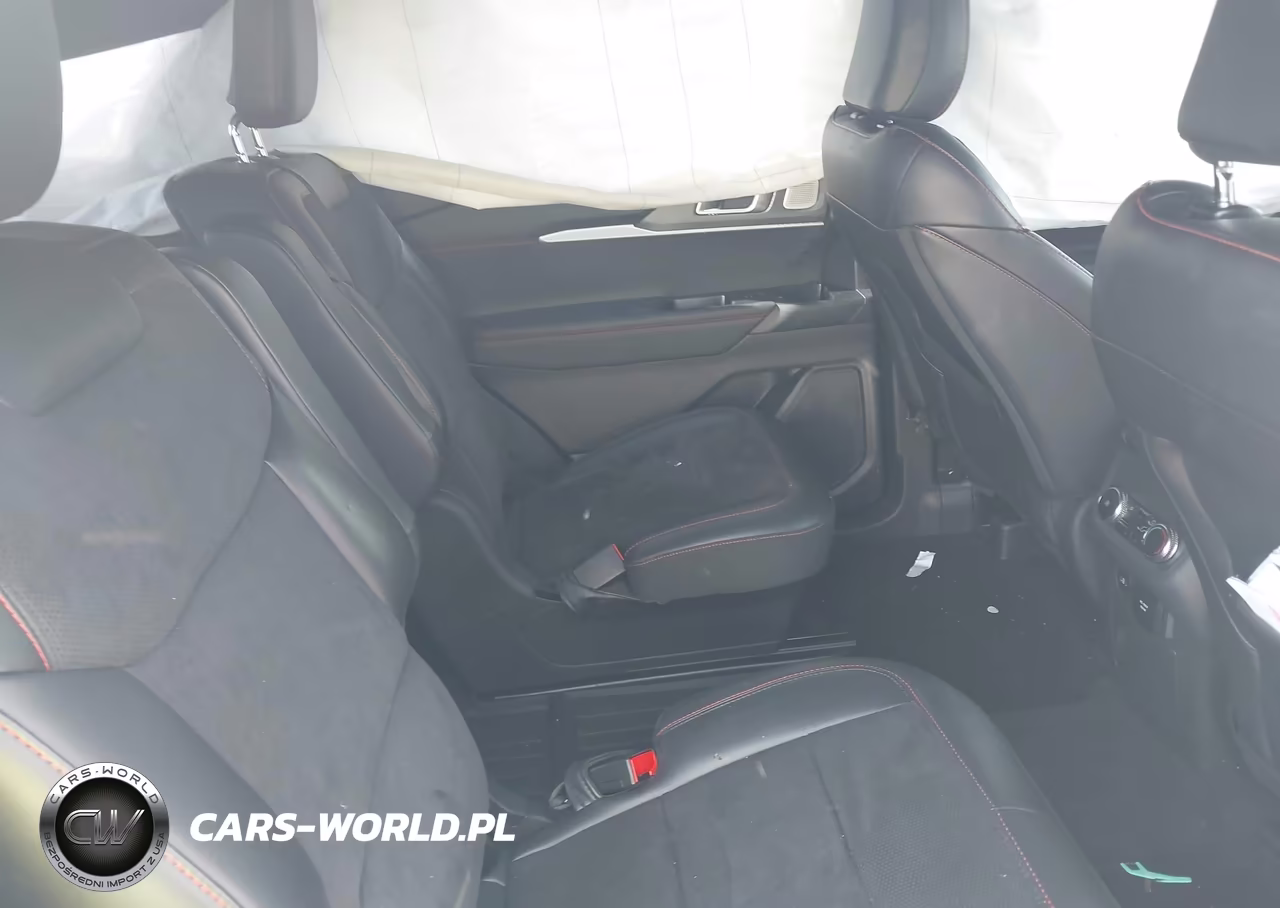 2025 Ford Explorer St VIN:1FMWK8GCXSGC19606 - 8