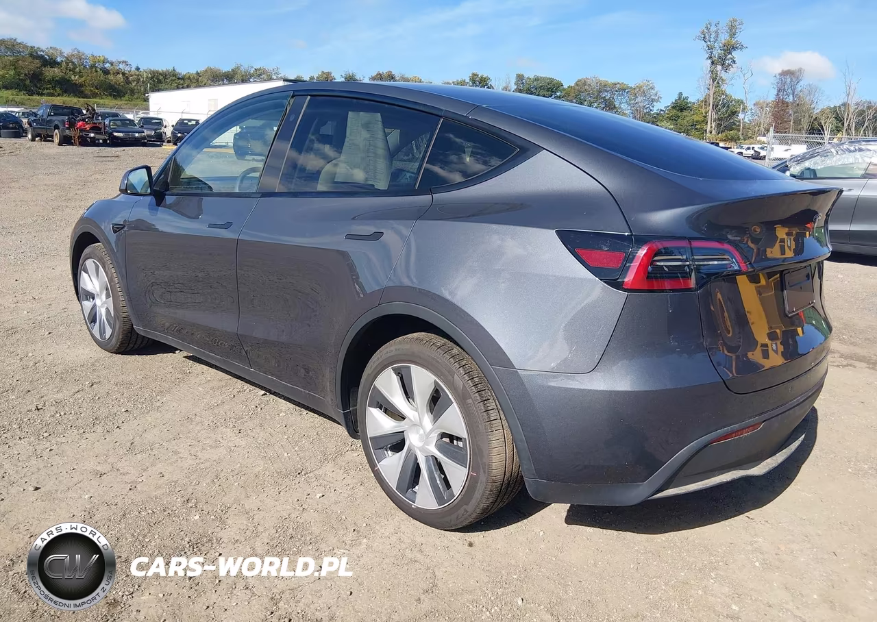 2023 Tesla Model Y Awd-Long Range Dual Motor All-Wheel Drive VIN:7SAYGDEE1PA123098 - 3