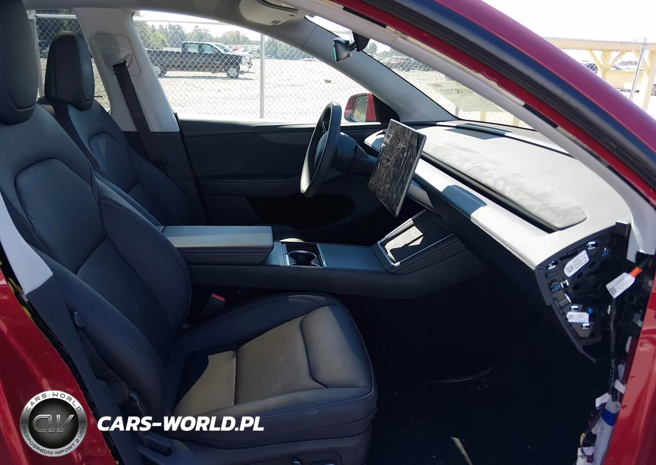 2026 Tesla Model Y All-Wheel Drive-Long Range Launch Series-Premium All-Wheel Drive VIN:7SAYGDEEXTA381064 - 5