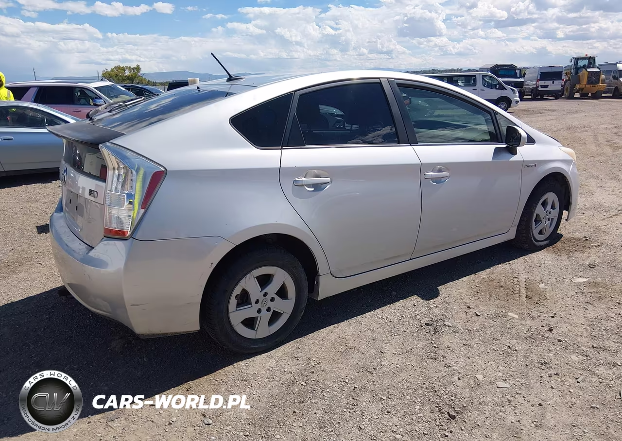 2011 Toyota Prius Three VIN:JTDKN3DU5B1387196 - 4