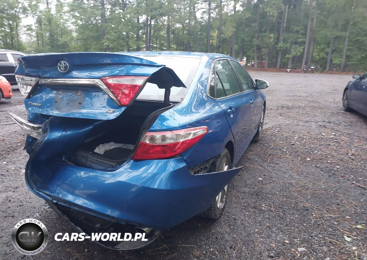 2017 Toyota Camry Se VIN:4T1BF1FK0HU703362 - 4