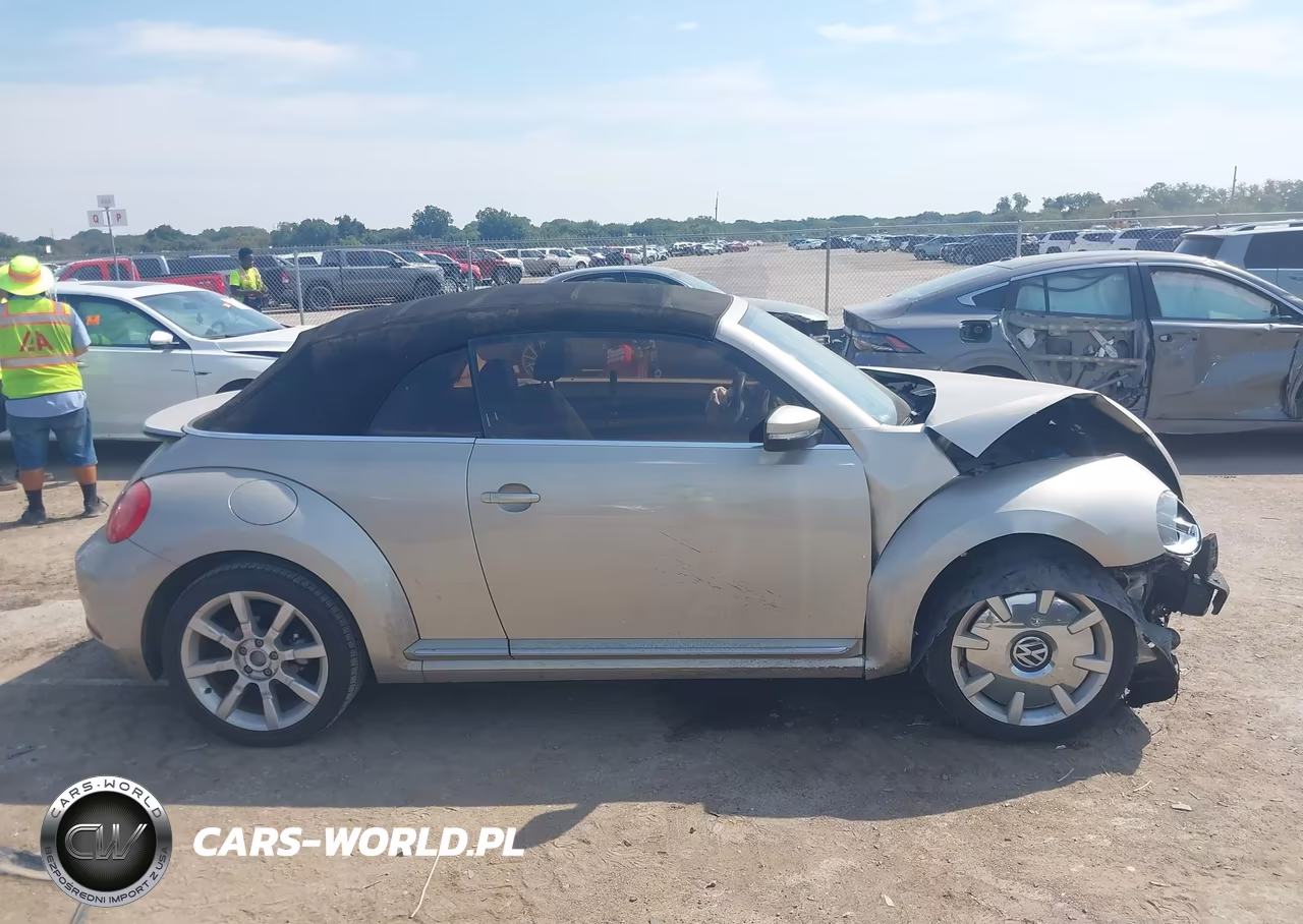 2015 Volkswagen Beetle 1.8T VIN:3VW507AT3FM802861 - 13