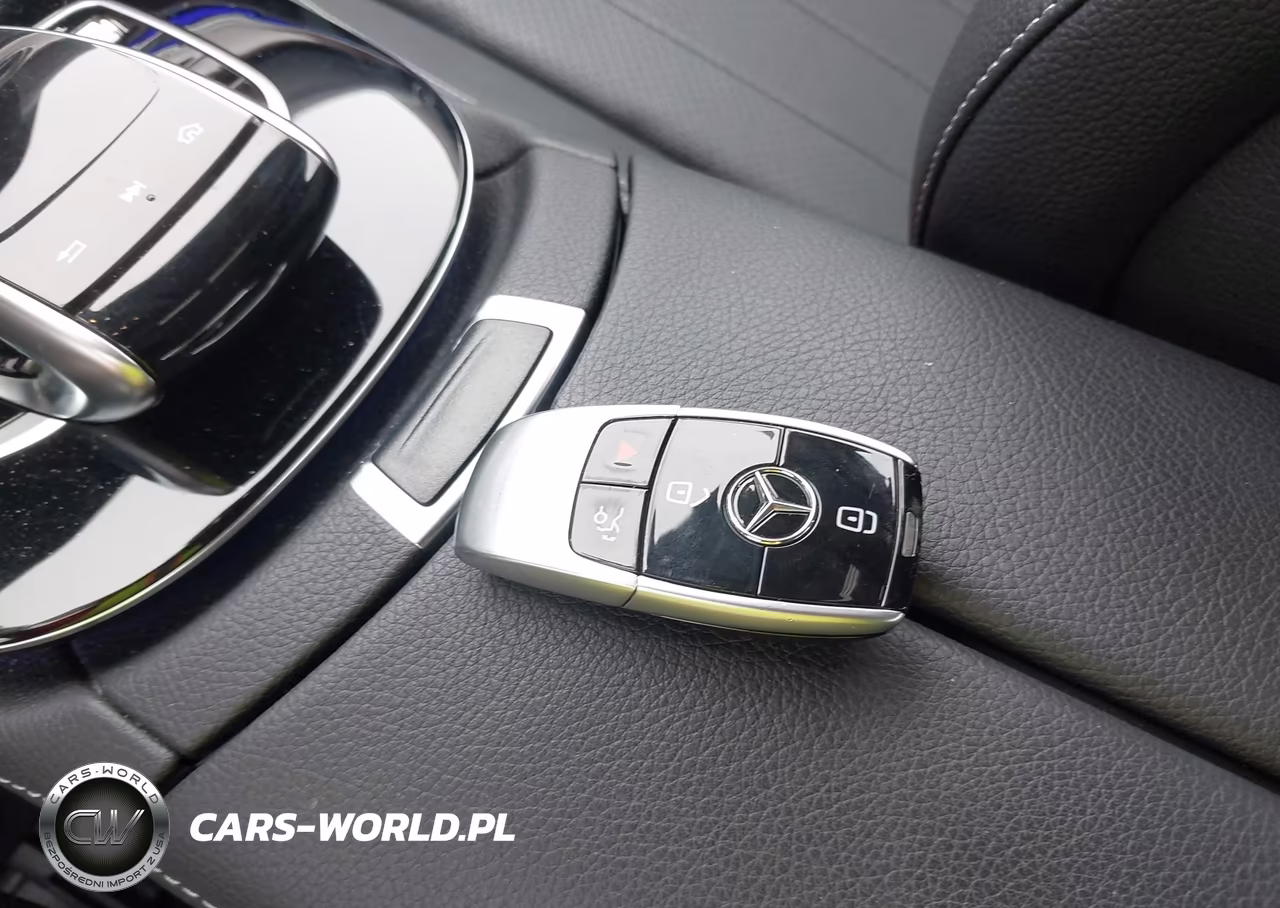2017 Mercedes-Benz E 300 4Matic VIN:WDDZF4KB1HA085325 - 11