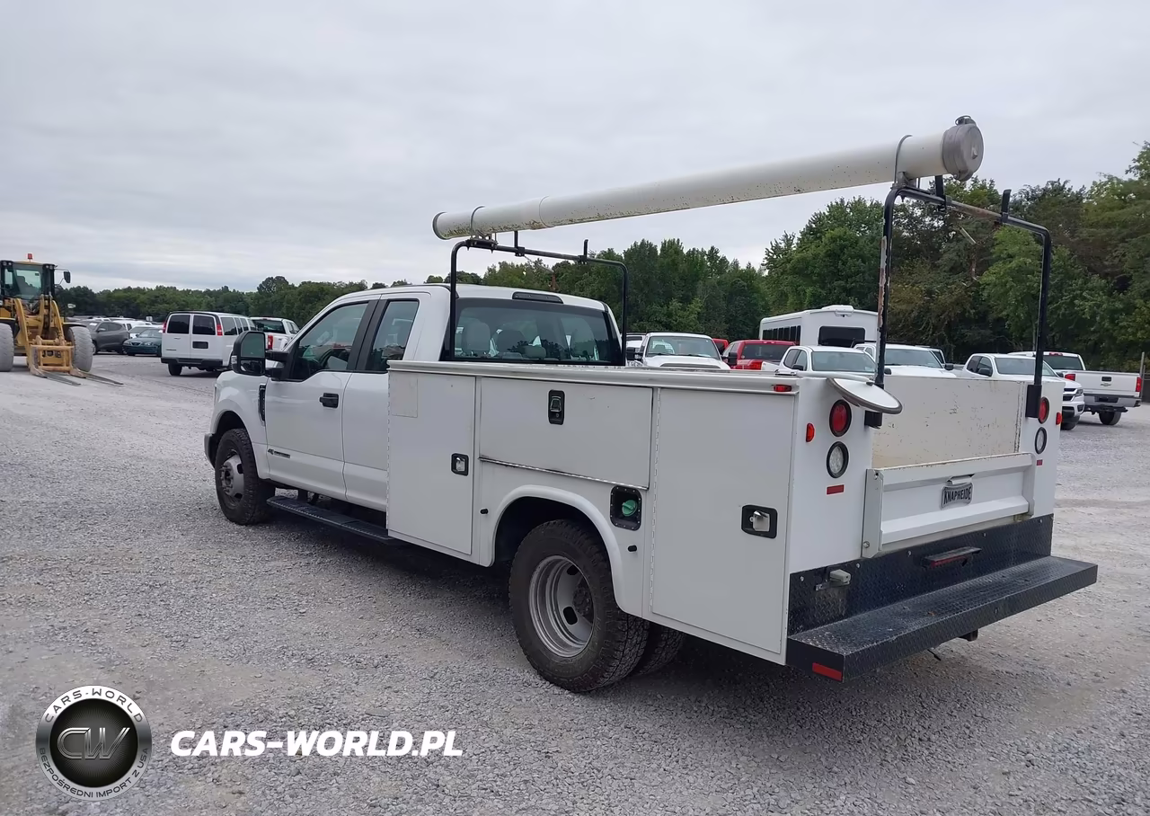 2017 Ford F-350 Chassis Xl VIN:1FD8X3GT8HEE09941 - 3