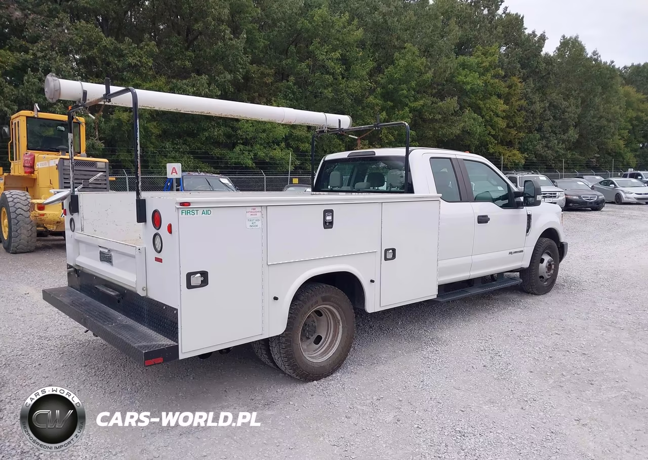 2017 Ford F-350 Chassis Xl VIN:1FD8X3GT8HEE09941 - 4