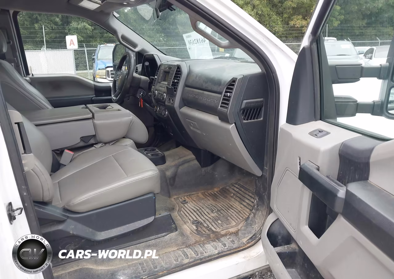 2017 Ford F-350 Chassis Xl VIN:1FD8X3GT8HEE09941 - 5