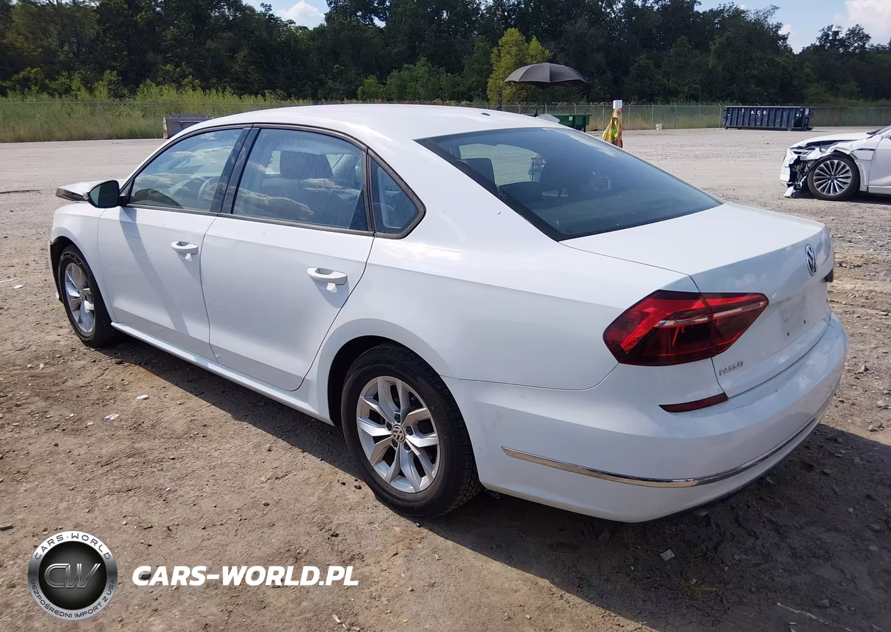 2018 Volkswagen Passat 2.0T R-Line-2.0T S VIN:1VWAA7A3XJC051151 - 3
