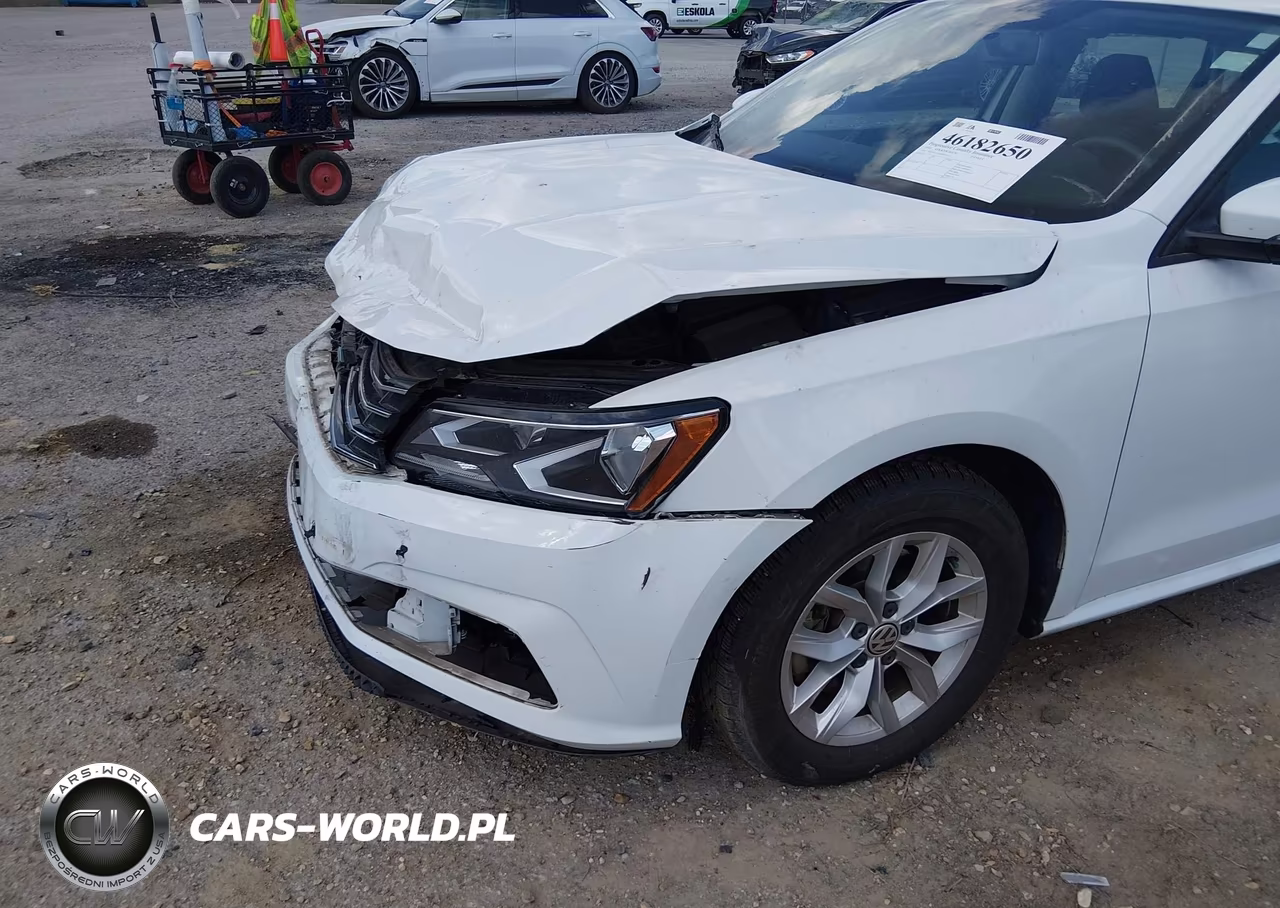 2018 Volkswagen Passat 2.0T R-Line-2.0T S VIN:1VWAA7A3XJC051151 - 6