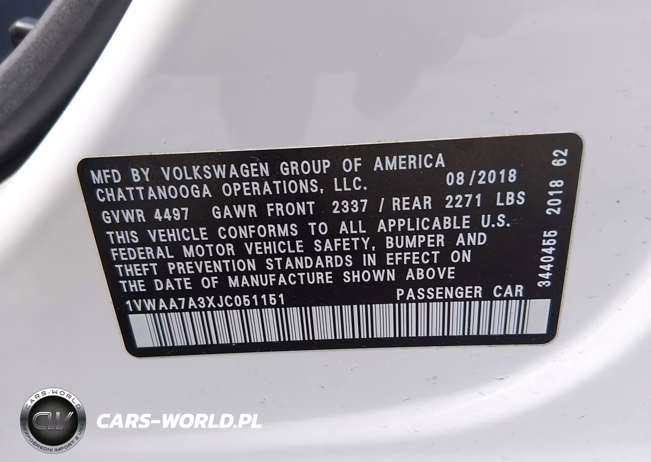 2018 Volkswagen Passat 2.0T R-Line-2.0T S VIN:1VWAA7A3XJC051151 - 9