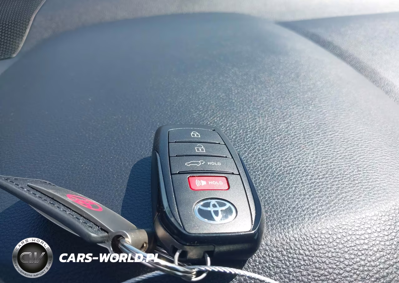 2026 Toyota Corolla Cross Hybrid Xse VIN:7MUFBABG2TV094586 - 11
