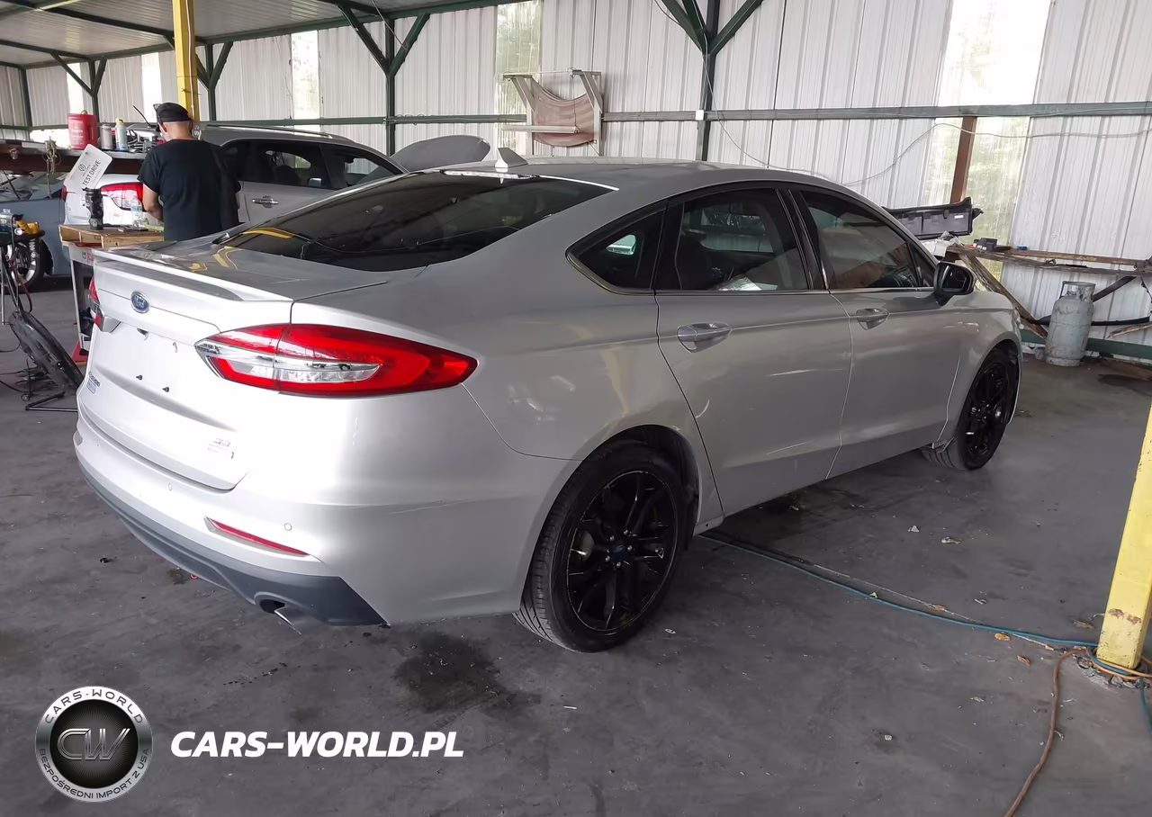 2019 Ford Fusion Se VIN:3FA6P0HD8KR126905 - 4