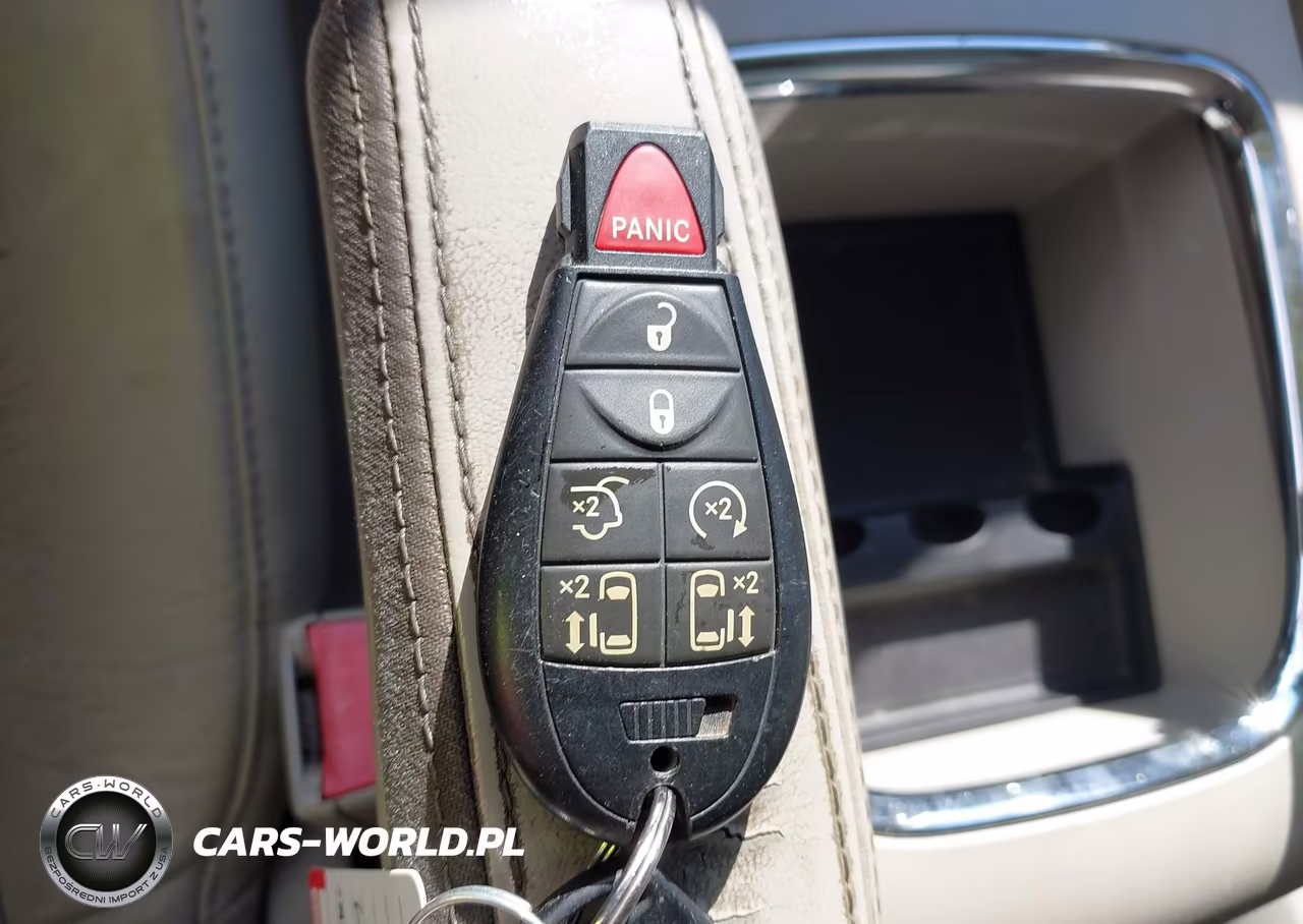 2011 Chrysler Town & Country Limited VIN:2A4RR6DG2BR781954 - 11