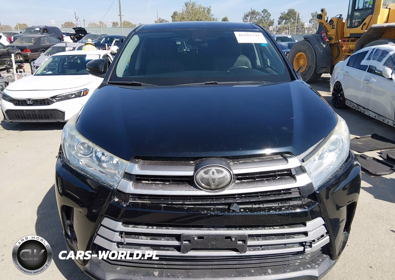 2018 Toyota Highlander Le VIN:5TDZARFH1JS034243 - 12