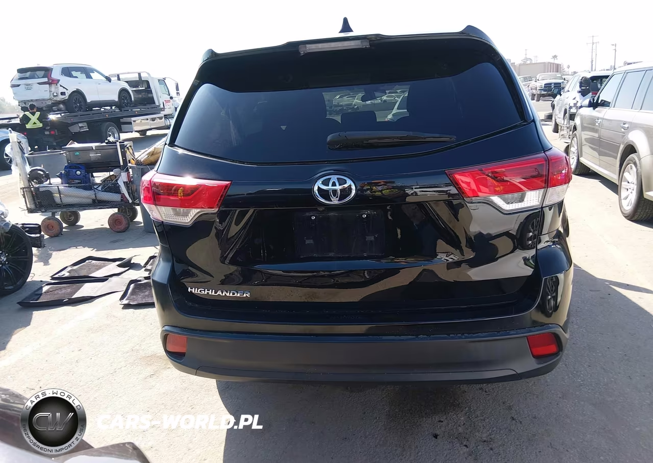 2018 Toyota Highlander Le VIN:5TDZARFH1JS034243 - 16