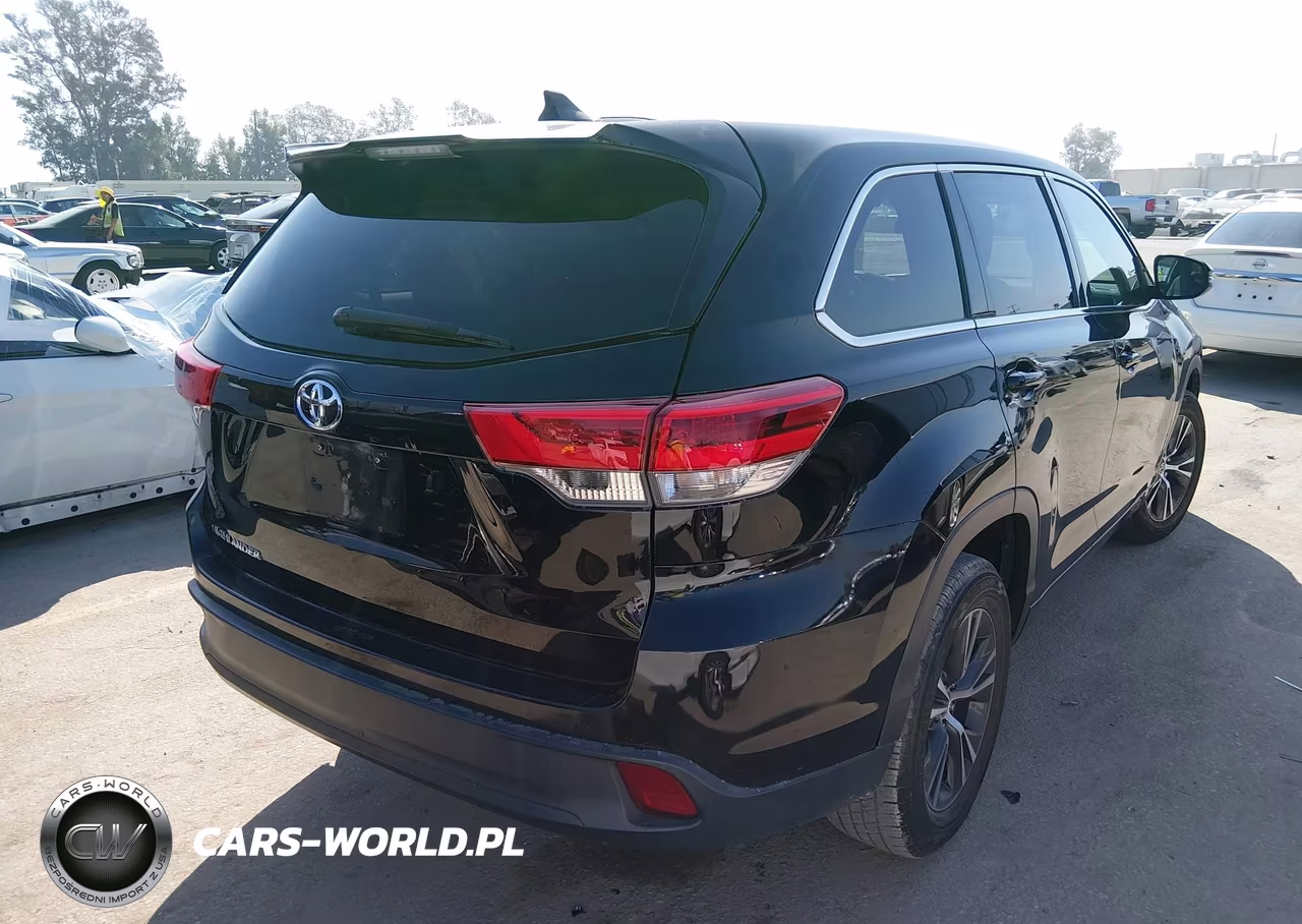 2018 Toyota Highlander Le VIN:5TDZARFH1JS034243 - 4