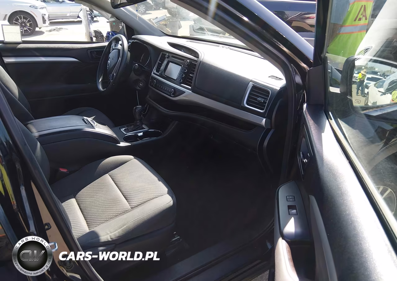 2018 Toyota Highlander Le VIN:5TDZARFH1JS034243 - 5