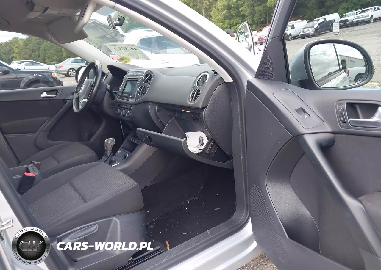 2017 Volkswagen Tiguan 2.0T-2.0T S VIN:WVGAV7AX8HK043734 - 5