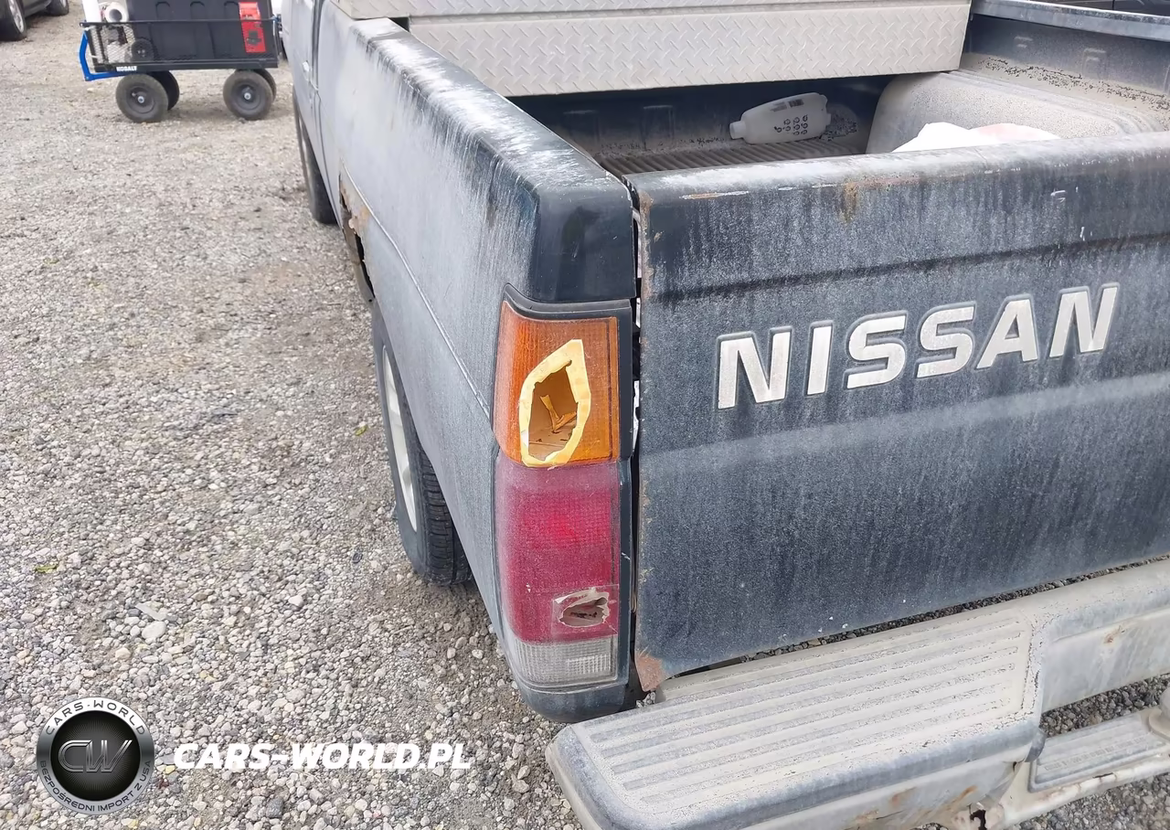 1997 Nissan 4X2 Truck Xe VIN:1N6SD11S6VC353929 - 13