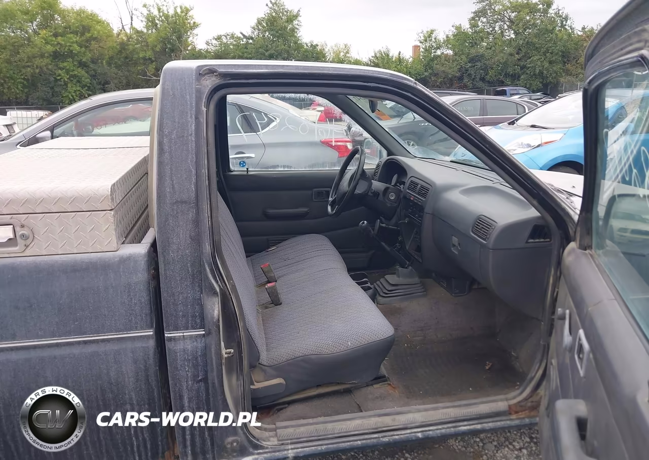 1997 Nissan 4X2 Truck Xe VIN:1N6SD11S6VC353929 - 5
