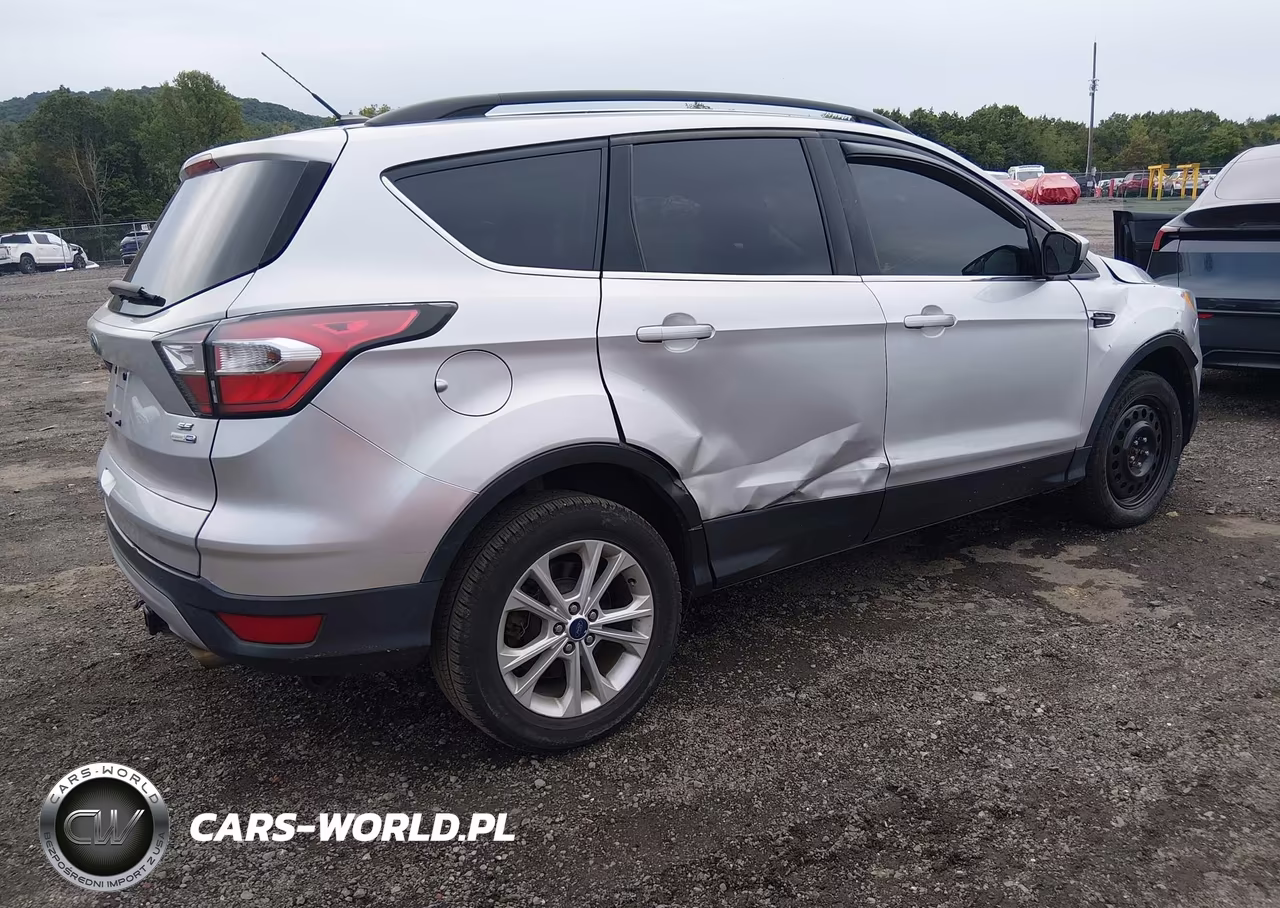 2017 Ford Escape Se VIN:1FMCU9GD7HUA87779 - 4