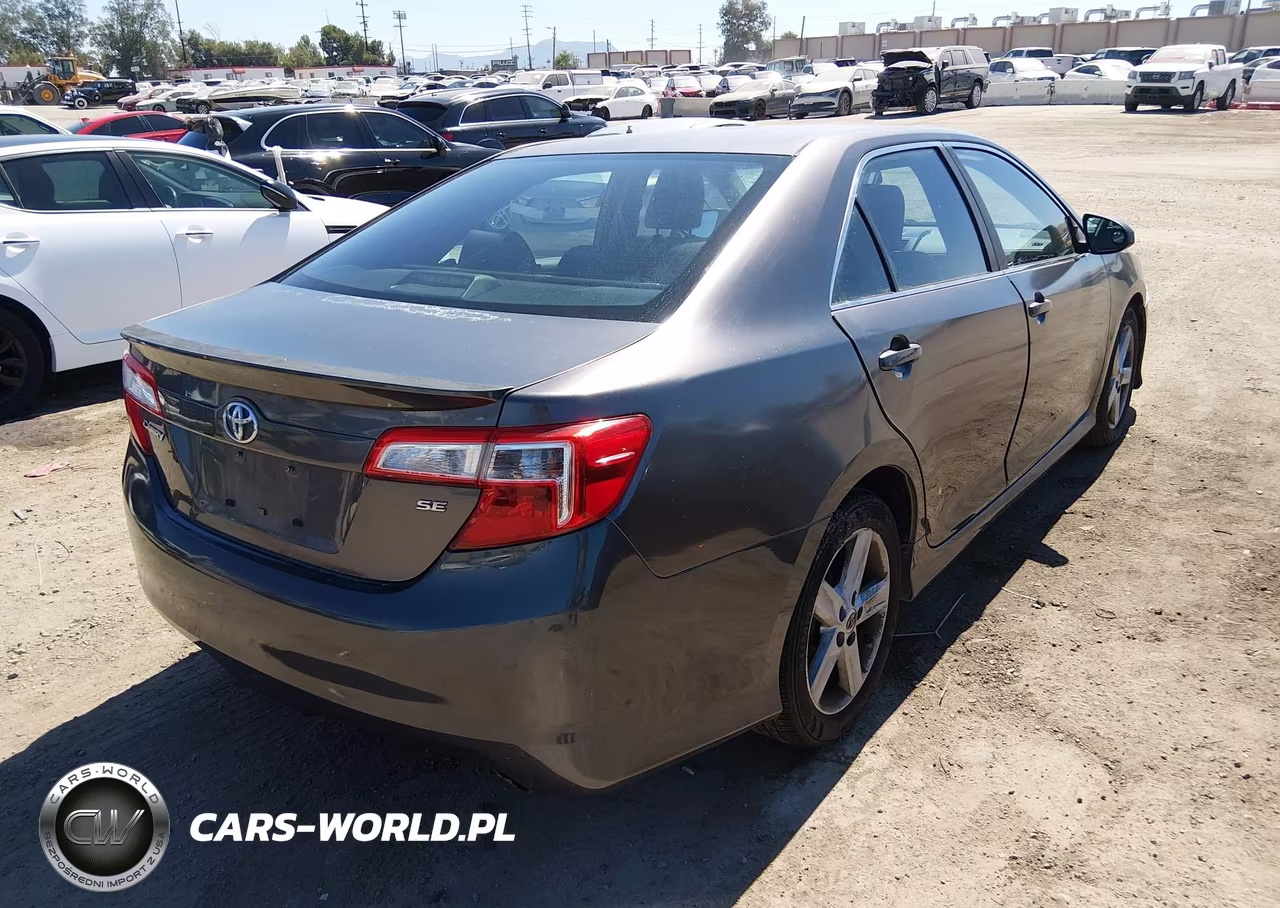 2013 Toyota Camry Se VIN:4T1BF1FK3DU274289 - 4