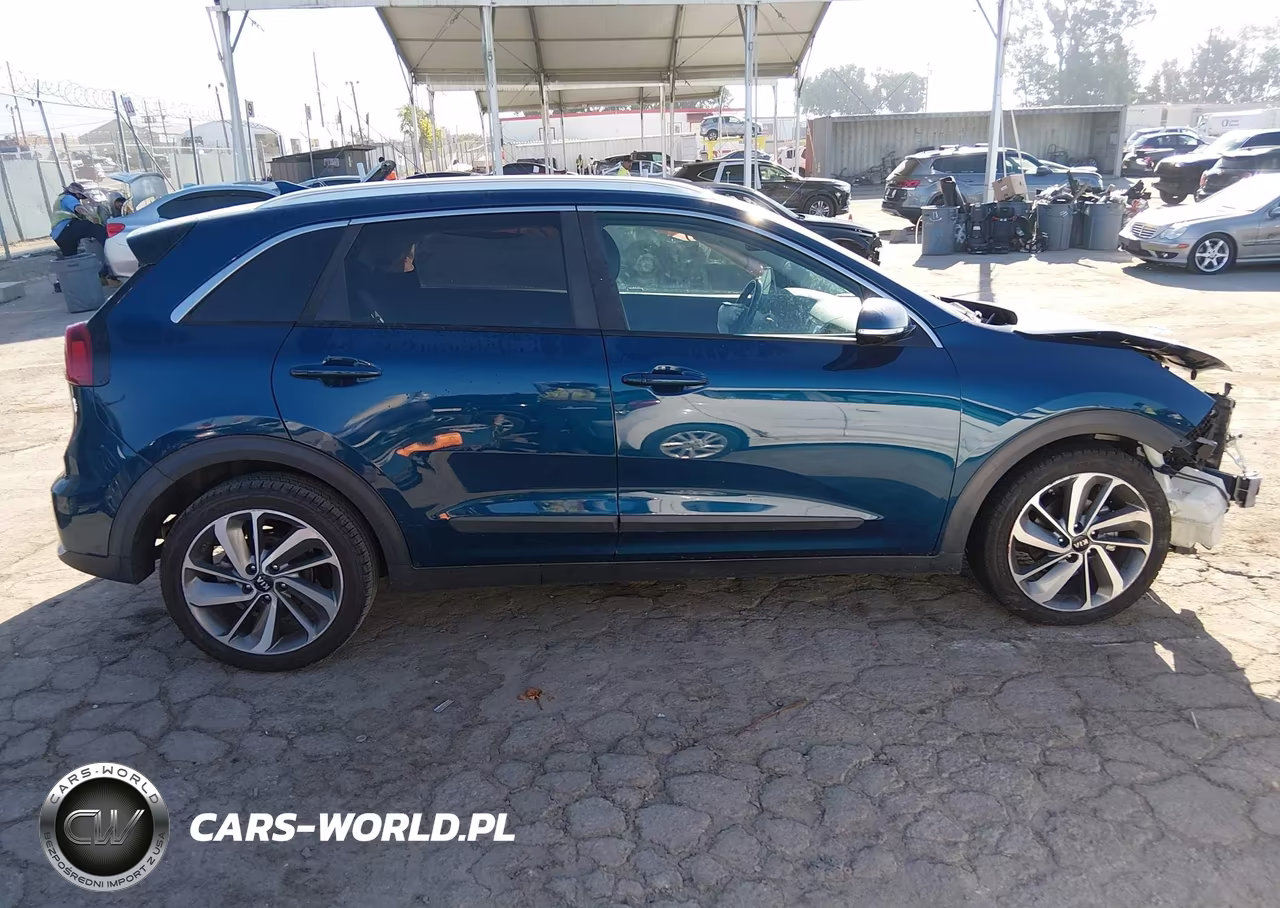 2017 Kia Niro Touring VIN:KNDCE3LC0H5095504 - 13