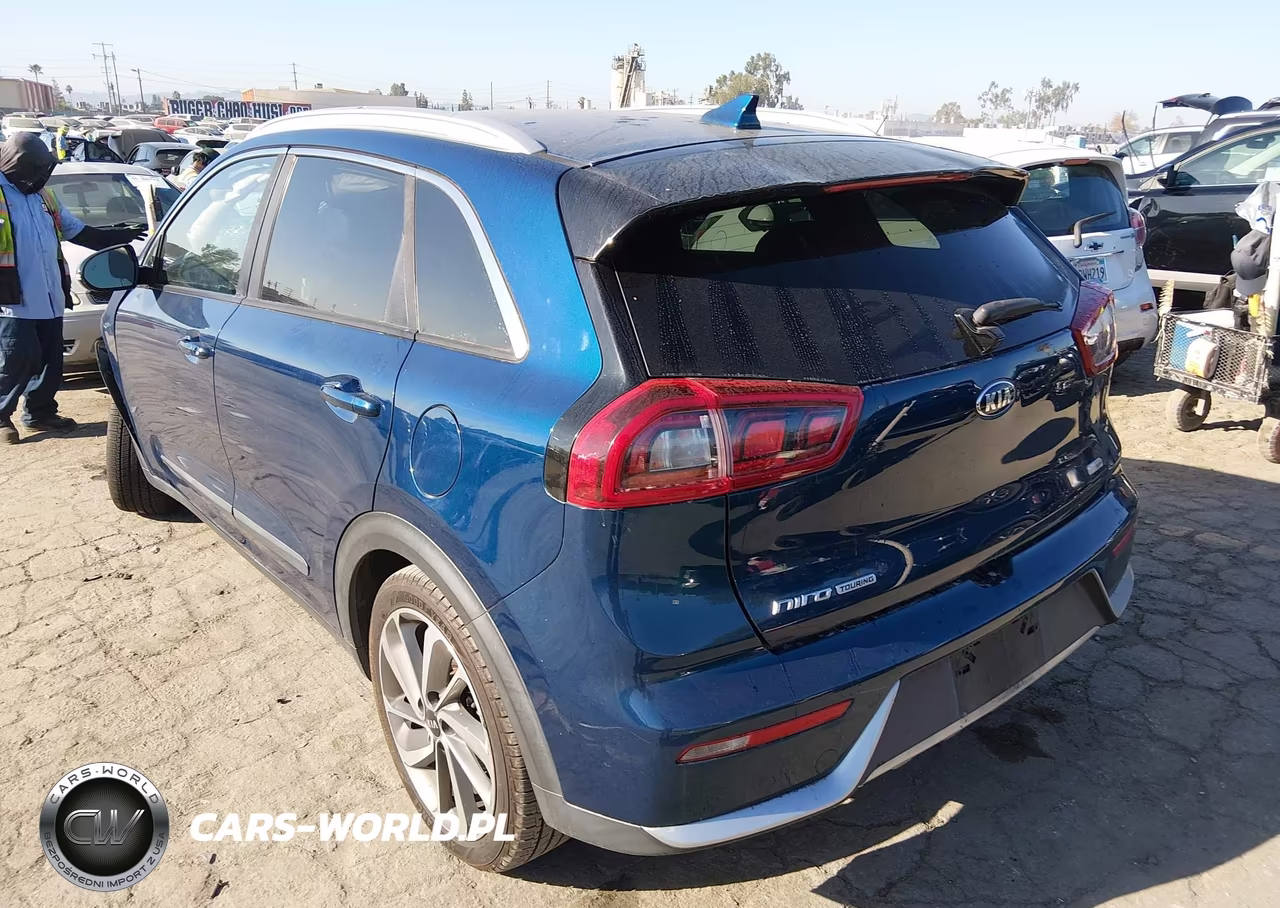 2017 Kia Niro Touring VIN:KNDCE3LC0H5095504 - 3