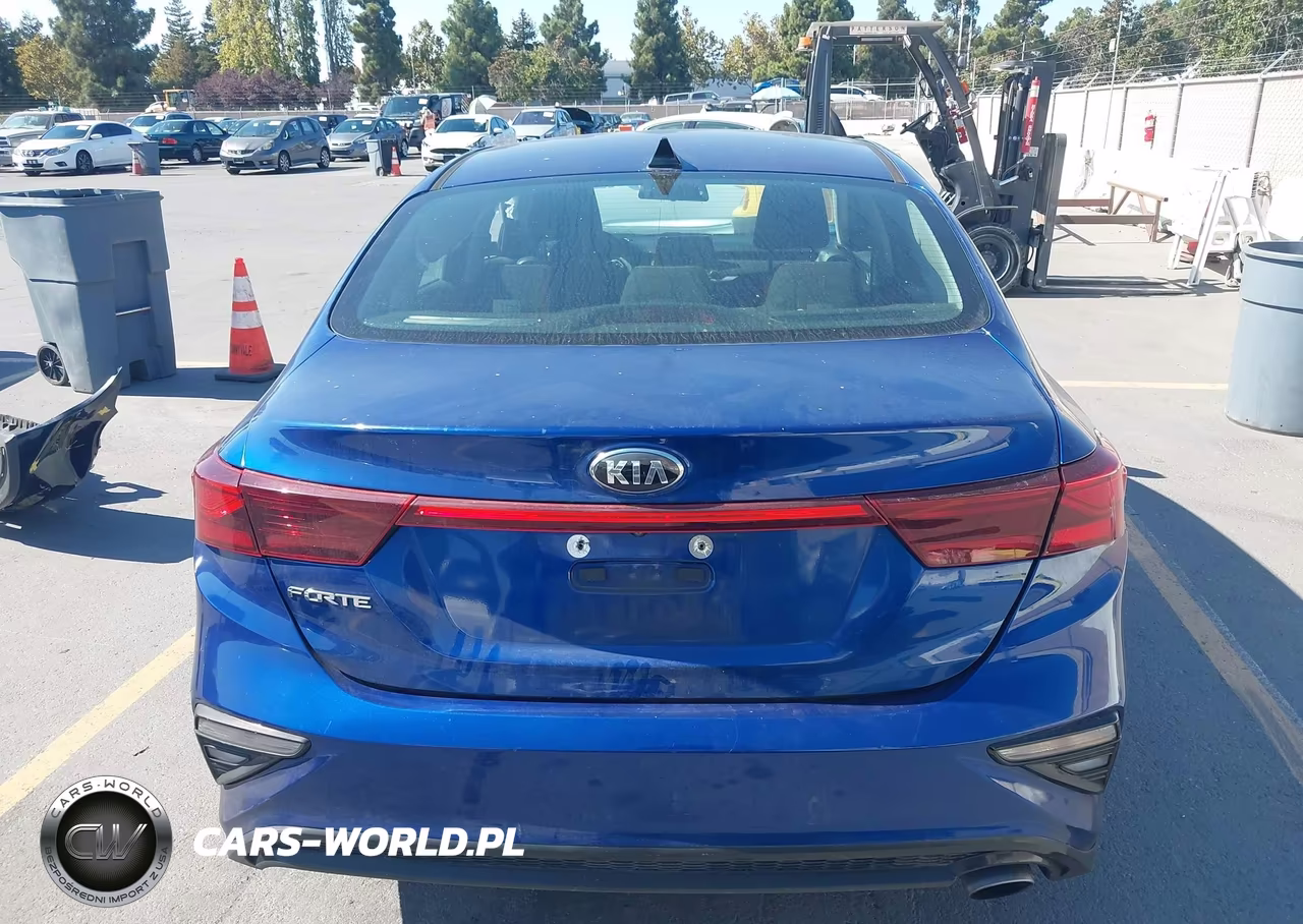 2019 Kia Forte Lxs VIN:3KPF24AD1KE095028 - 16