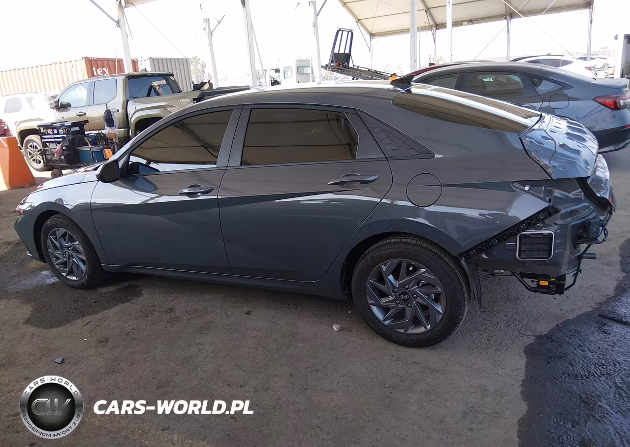 2026 Hyundai Elantra Hybrid Blue VIN:KMHLM4DJ2TU214427 - 15