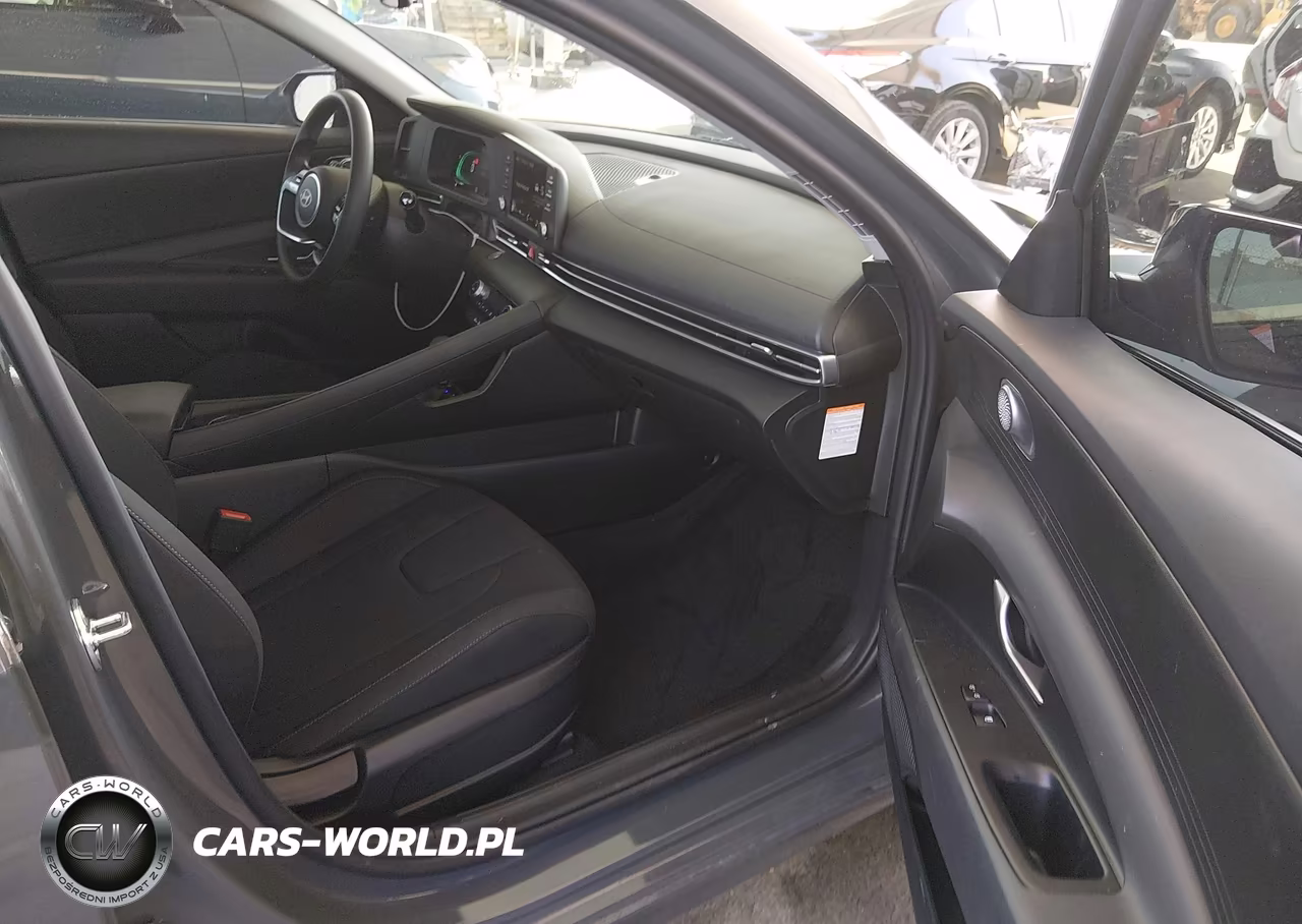 2026 Hyundai Elantra Hybrid Blue VIN:KMHLM4DJ2TU214427 - 5