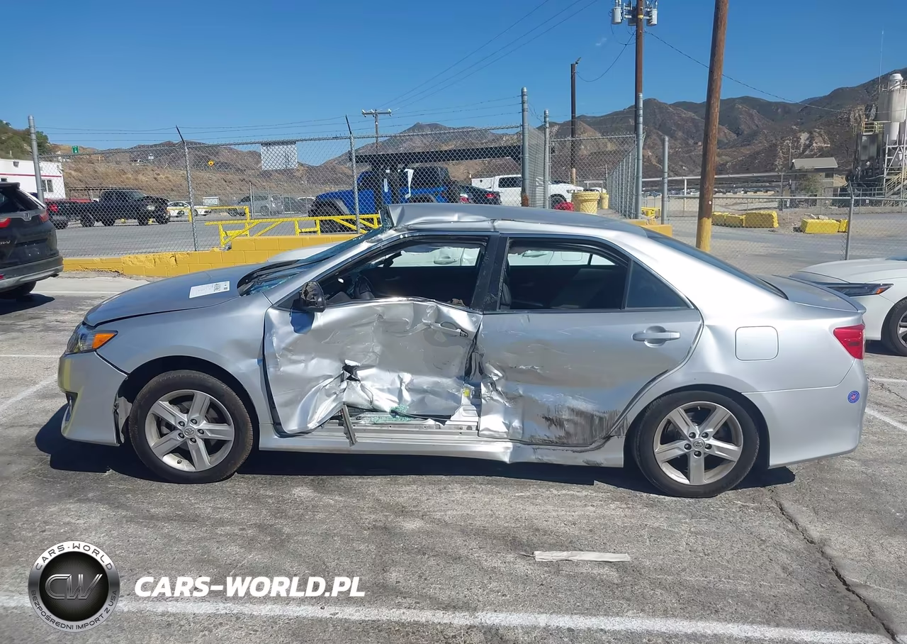2014 Toyota Camry Se VIN:4T1BF1FK1EU366793 - 17