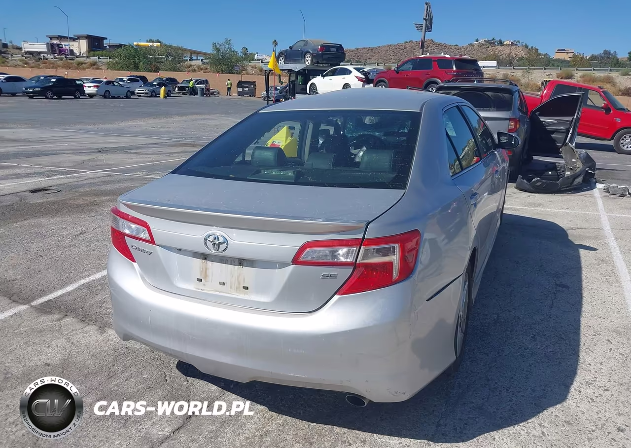 2014 Toyota Camry Se VIN:4T1BF1FK1EU366793 - 4