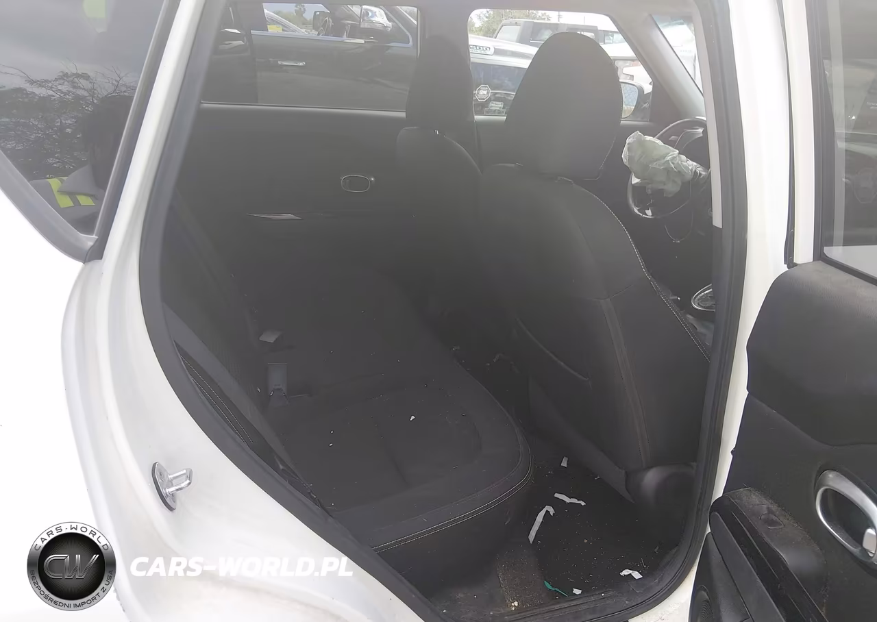 2016 Kia Soul + VIN:KNDJP3A50G7261609 - 8