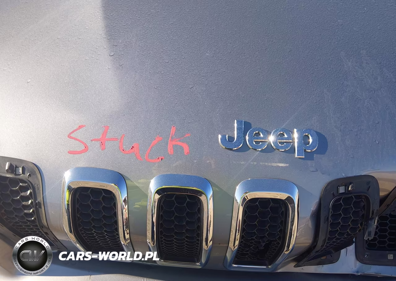 2016 Jeep Cherokee Latitude VIN:1C4PJMCS5GW246212 - 10