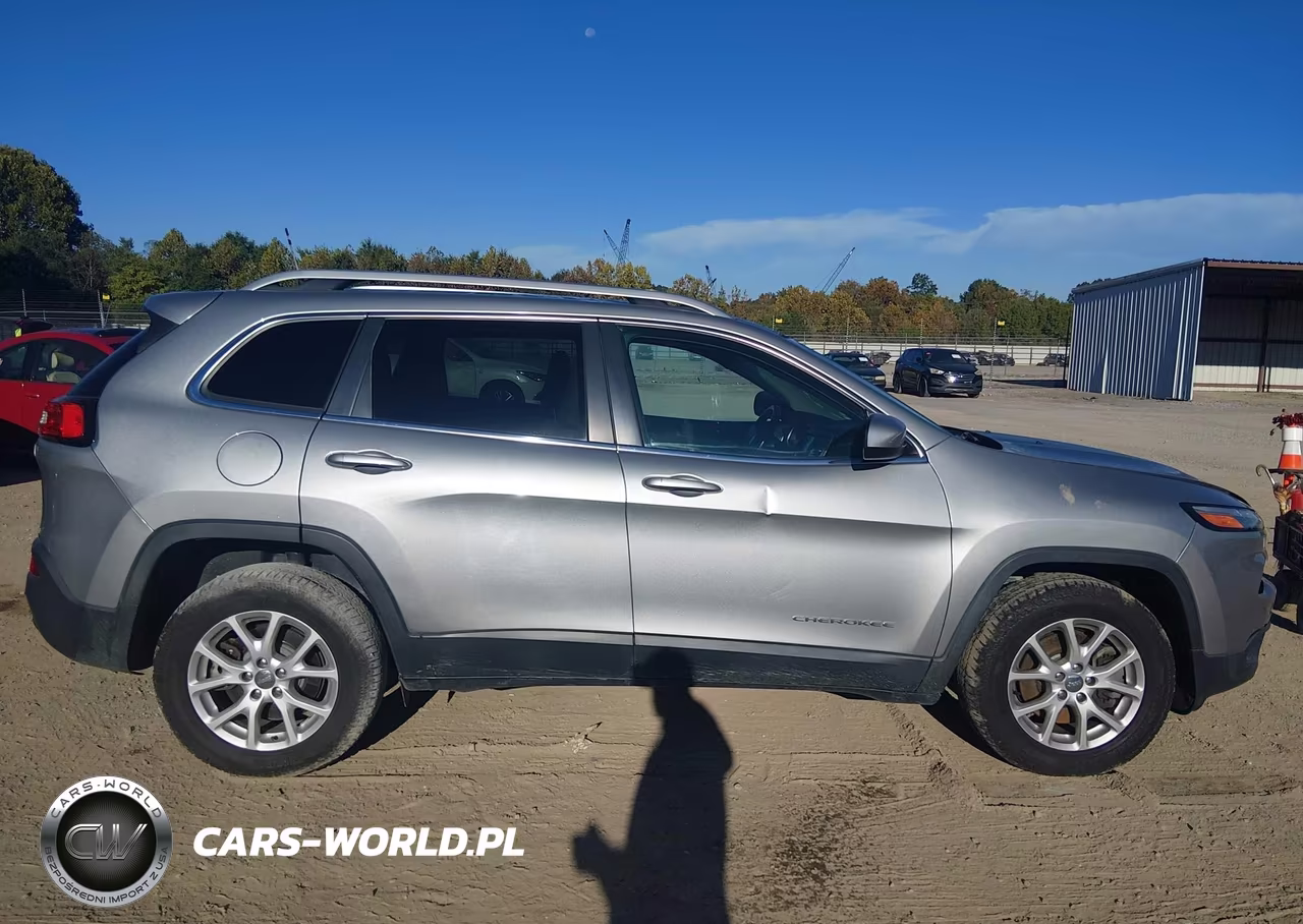 2016 Jeep Cherokee Latitude VIN:1C4PJMCS5GW246212 - 12