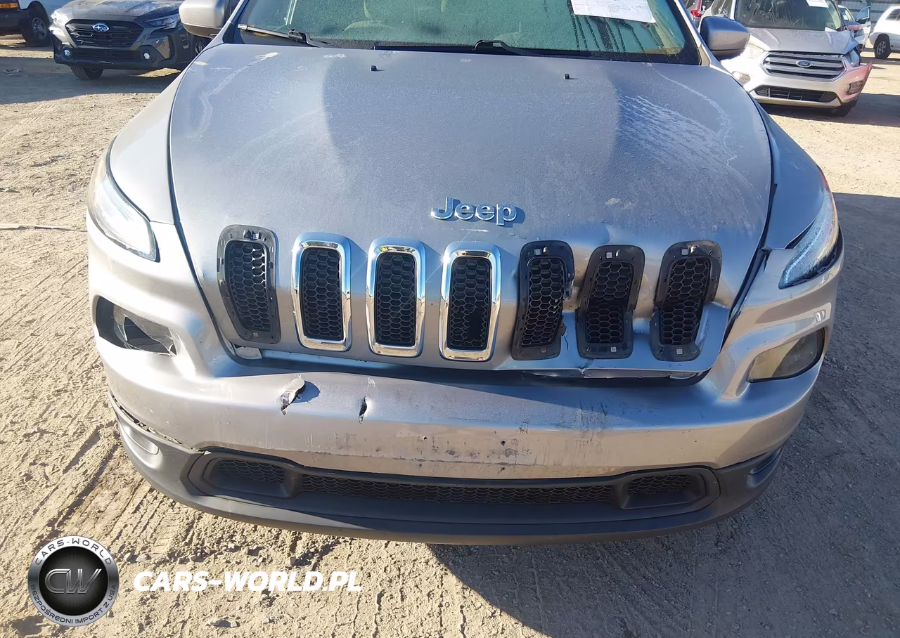 2016 Jeep Cherokee Latitude VIN:1C4PJMCS5GW246212 - 6