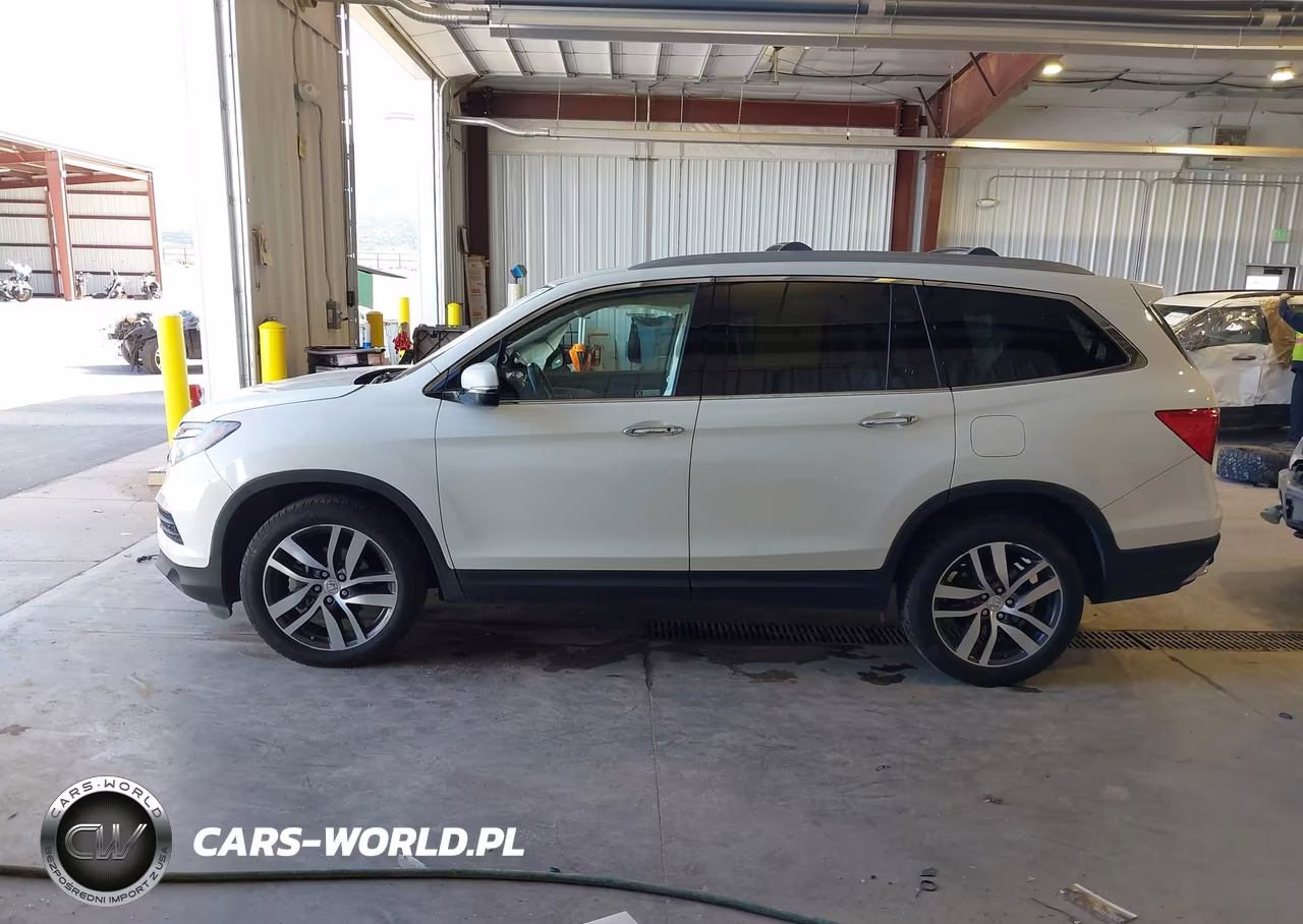 2017 Honda Pilot Touring VIN:5FNYF6H96HB094664 - 15