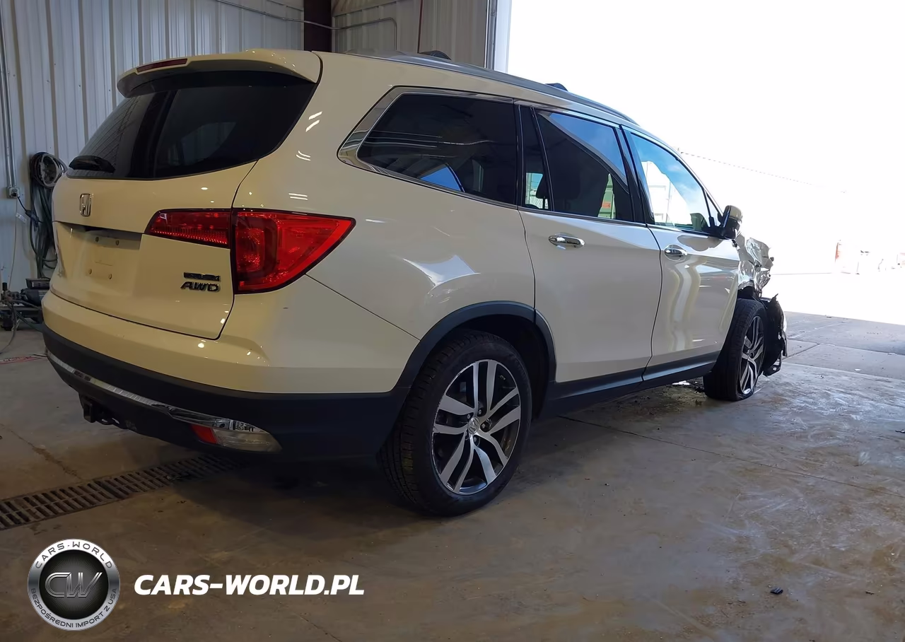 2017 Honda Pilot Touring VIN:5FNYF6H96HB094664 - 4