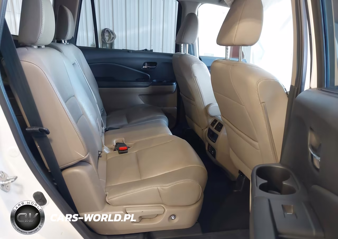 2017 Honda Pilot Touring VIN:5FNYF6H96HB094664 - 8