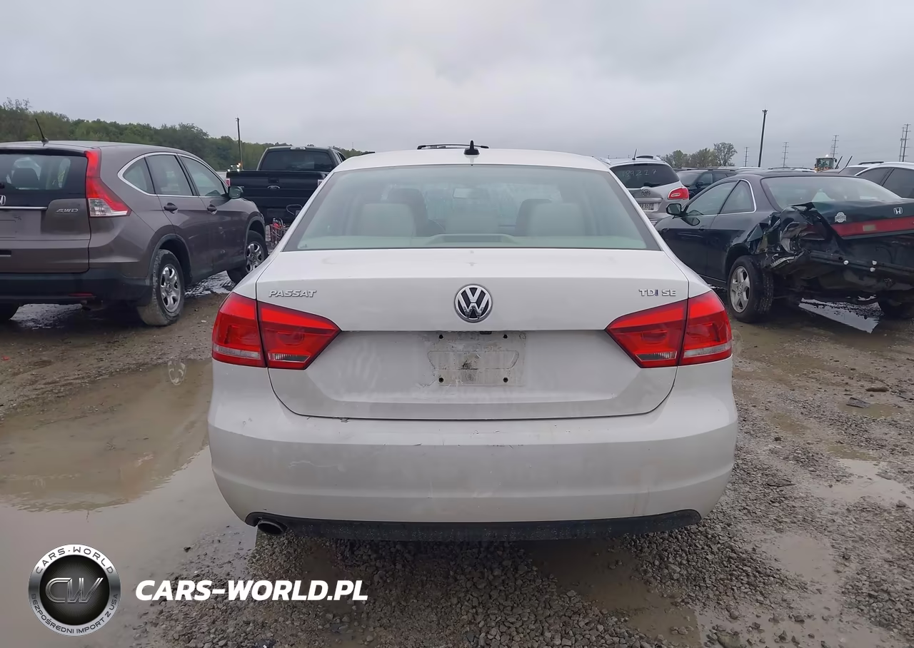 2015 Volkswagen Passat 2.0L Tdi Se VIN:1VWBV7A3XFC051568 - 17