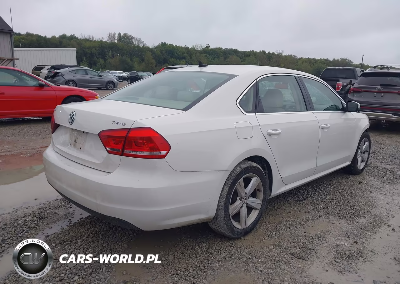 2015 Volkswagen Passat 2.0L Tdi Se VIN:1VWBV7A3XFC051568 - 4