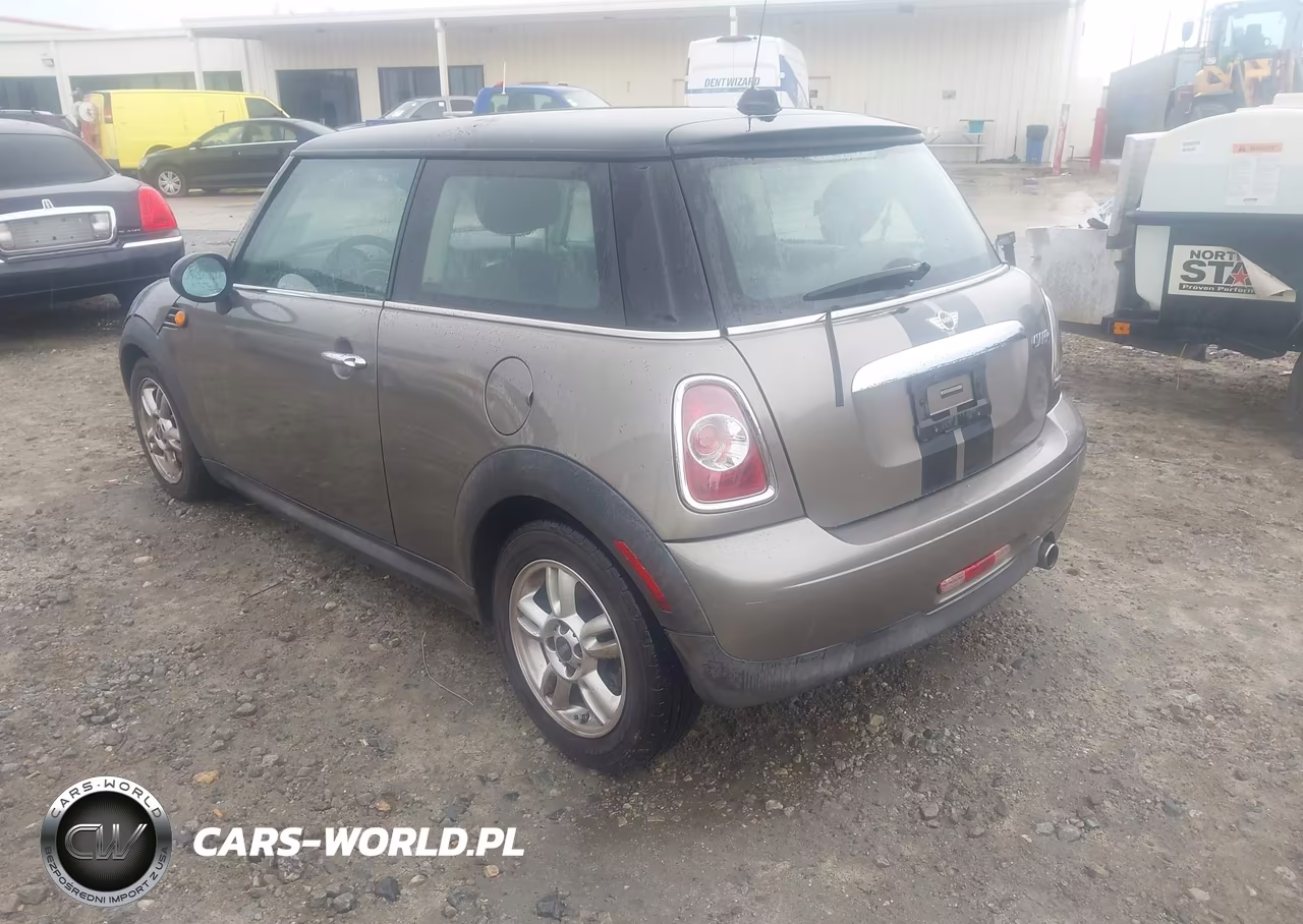 2011 Mini Cooper VIN:WMWSU3C58BT098635 - 3