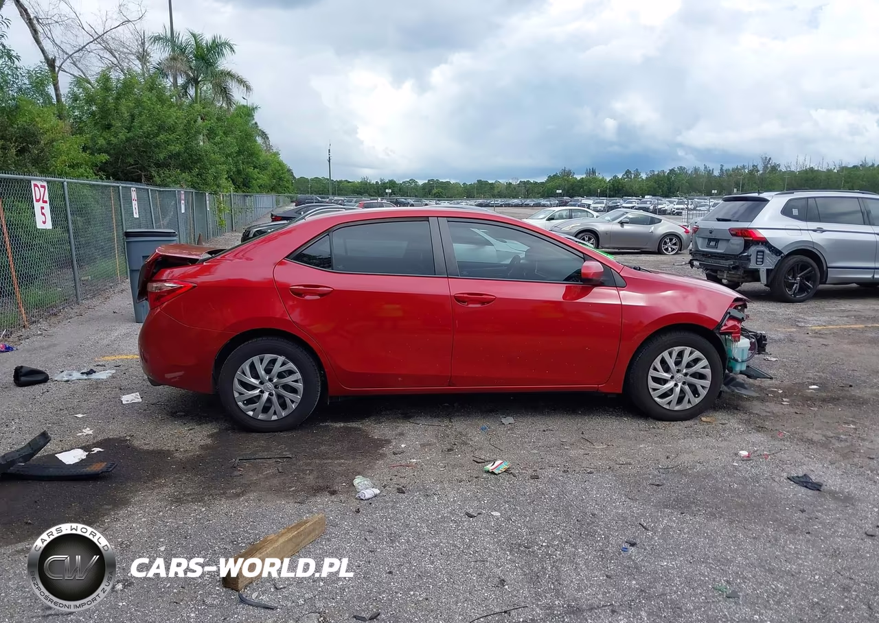 2019 Toyota Corolla Le VIN:5YFBURHE7KP937633 - 13